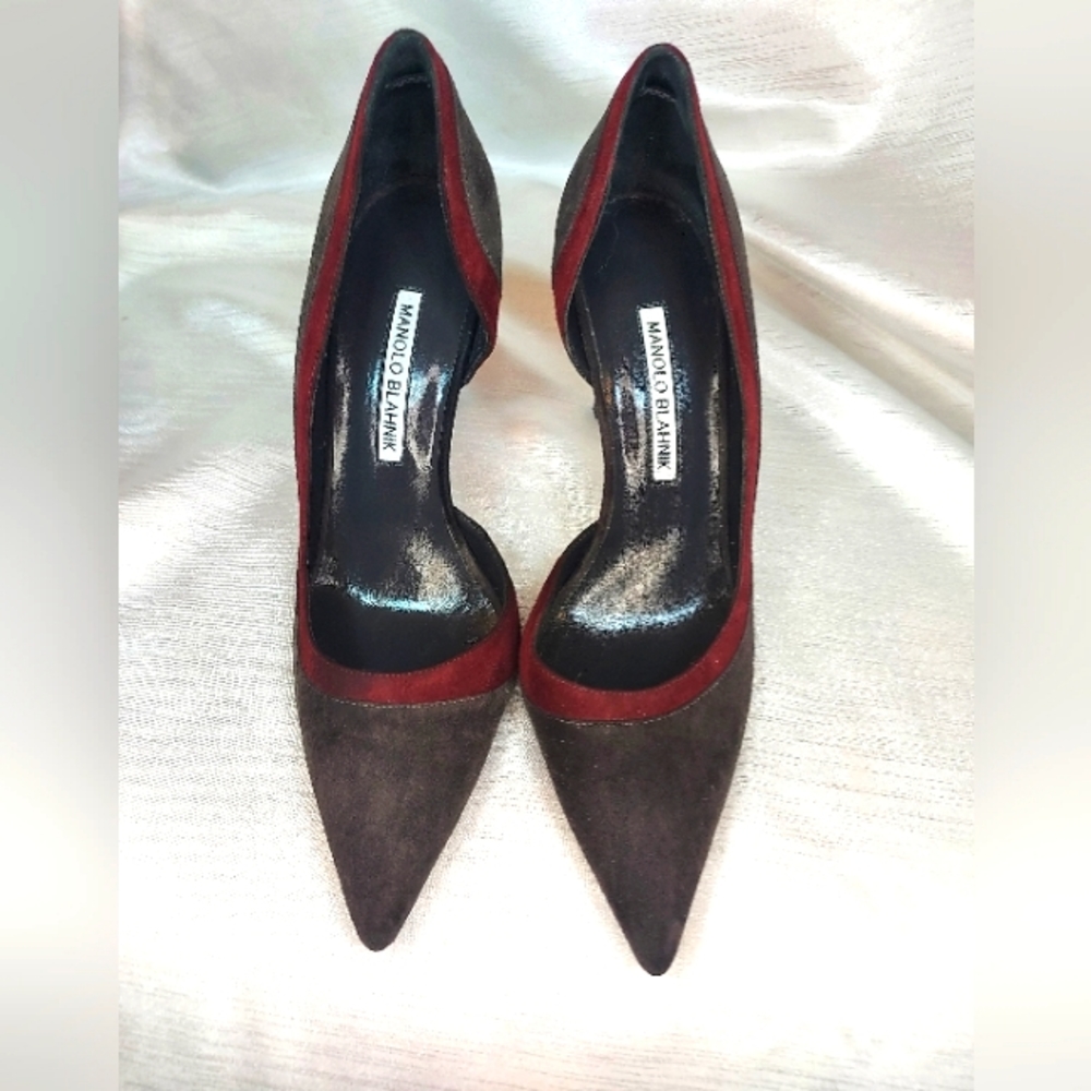 MANOLO BLAHNIK dark grey suede pumps. 8.5